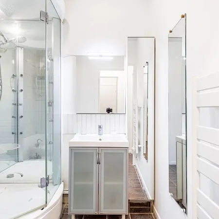 Guestready - Modern Comfort Near Arc De Triomphe 아파트