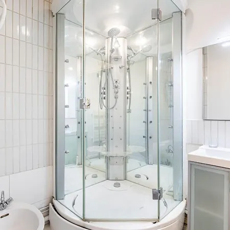 Guestready - Modern Comfort Near Arc De Triomphe Apartment Paris